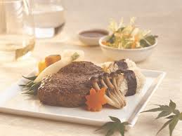 Pereka props bertugas menyediakan props yang akan digunakan oleh setiap pelakon seperti yang dikehendaki oleh pengarah dan watak dalam persembahan. Business Class Auf Der Mittel Und Kurzstrecke