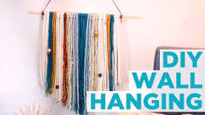 Don't you just looooooveee the macrame knots, the beautiful fringes, the color combinations, rugged edges! Diy Yarn Wall Hanging Hgtv Youtube