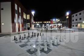 Çocuk hastanesi'nin hizmete girmesiyle birlikte yatak kapasitesi 1.150'ye yükselmiştir. Afyon Kocatepe Universitesi Guzel Sanatlar Enstitusu Ne Nerede