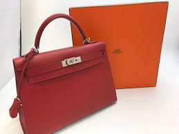 Hermès endeavours to create objects that withstand the test of time and to forge lasting connections with the surrounding world. Hermes Bag London Resident Magazine