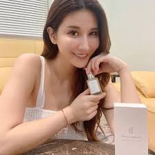 THE CHARITES 卡麗特絲