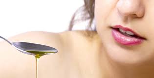 Bien la faire passer entre les dents et dans toute la bouche. L Huile Qui Blanchit Les Dents Et Donne L Haleine Fraiche