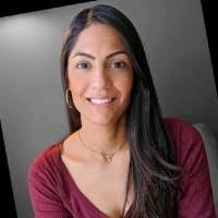 Nida Ledesma's Instagram, Twitter & Facebook