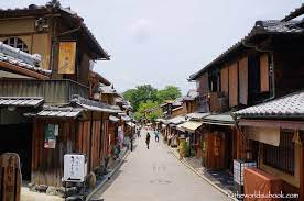 Gion (祇園) is a district of kyoto, japan, originating as an entertainment district in the sengoku period, in front of yasaka shrine (gion shrine). Walking Through Higashiyama District Kyoto The World Is A Book