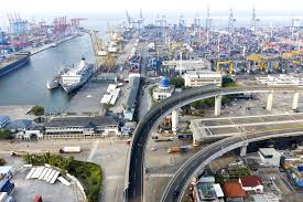 Pelabuhan tanjung priok menjadi pusat kegiatan lebih 70% logistik indonesia yang melalui transportasi laut, menjadikannya sebagai sektor yang vital sehingga penting untuk tetap dijaga keberlangsungan operasinya dimasa pandemi. Pelindo Ii Sesuaikan Tarif Di Pelabuhan Tanjung Priok Mulai 15 April Antara News