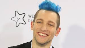 Music video by luis alberto spinetta performing rezo por vos (en vivo). 10qe7vghwmrdym