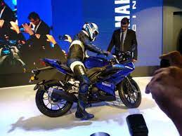 Yamaha r15 v3 bs6 is a sports bike available in 3 variants in india. Auto Expo Auto Expo 2018 All New Yamaha Yzf R15 V3 0 Launched At Rs 1 25 Lakh Times Of India
