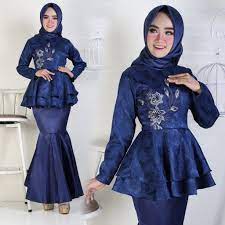 Desain kebaya modern terbaru sangatlah banyak, mulai dari model gamis kebaya modern, baju 45+ model kebaya brokat semi prancis modern terbaru 2021 … 30 konsep terbaru kebaya model baju kebaya brokat modern terbaru 2020/2021 untuk … 30+ model gamis kebaya trend. Harga Kebaya Duyung Terbaik Batik Kebaya Pakaian Wanita Juni 2021 Shopee Indonesia