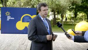 Azt egyelőre nem tudni, mi áll döntésének hátterében. Lemondott Palkovics Egyik Helyettes Allamtitkara 24 Hu