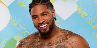 Jesse Lovely's Instagram, Twitter & Facebook