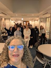 This week, I had the absolute pleasure of speaking with DePaul MBA students  about leveraging LinkedIn to build their personal brands.