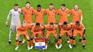 Jurriën timber vervangt zondagavond, wanneer oranje het ek opent tegen oekraïne, de geblesseerde matthijs de ligt. Vermoedelijke Opstelling Oranje De Boer Kondigt Wijziging Aan