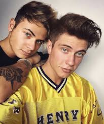 Benji & fede è stato un gruppo musicale italiano formato a modena per iniziativa di benjamin mascolo e federico rossi. Fiorello