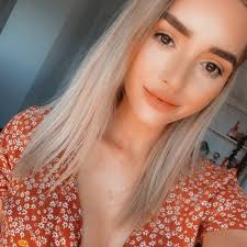 Interaction I had at Lululemon today. Me: hi, I heard I could exchange this  pair of leggings because of excess pilling… is that true? Guy that works  there: Yeah, totally, have you