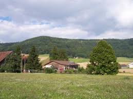 Beggingen ist gut erschlossen und mit dem dorfladen, dem gasthaus sonne, diversen direktvermarktern ab bauernhof, sowie etlichen handwerksbetrieben hat die gemeinde viel zu bieten. Landenhof Stockli In Beggingen Switzerland Lets Book Hotel