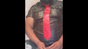 Big boy cant fit in his lederhosen