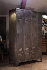 Vestiaire Industriel Ancien En Metal Brut Patine Plus D Info Sur Https Ift Tt 1j72nm2 Vestiaire Industriel Deco Loft Industriel Decoration Style Industriel