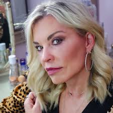 Happy birthday to actor and dancer Patrick Swayze, who would have been 72  years old today. Next month will be 15 years since the Dirty Dancing and  Ghost star passed away. 📸 Getty Images