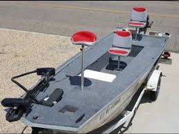 Converted this old aluminum v hull boat into a poor man's bass boat. Jon Boat Into A Bass Boat Off 58 Www Transanatolie Com