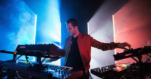 Irani (joris delacroix extented remix). Joris Delacroix Continue Sur Hungry Music Avec Stay Hands Up