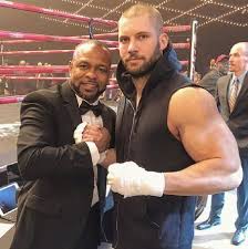 Is an american former professional boxer, commentator, and trainer who holds dual american and russian citizenship. Who Is Roy Jones Jr Dating Roy Jones Jr Girlfriend Wife