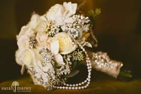 Delicate pearl pink brooch bouquet for the romantic bride ! Pearl Wedding Inspiration Inspirations Events