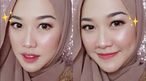 Kamu bisa kok make up sendiri dengan mengikuti tutorial secara setting spray tools dalam tips make up wisuda yang satu ini juga penting banget tips bulu mata untuk make up wisuda ini yaitu pilihlah yang tipis natural dan nggak terlalu panjang. Makeup Tutorial For Graduation Saubhaya Makeup