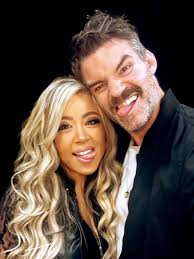 Can I see y'all's pictures of Covington. I've only seen it during Christmas  time. When is the best time of year to visit?