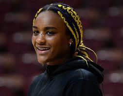 Mystics' Aaliyah Edwards Sends 6-Word Message to UConn Huskies Fans