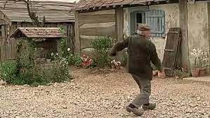 Nos coups de coeur sur les routes de france. La Soupe Aux Choux Louis De Funes Gif Lasoupeauxchoux Louisdefunes Christinedejoux Discover Share Gifs Louis De Funes De Funes Gif
