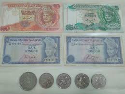 Dalam uang kerta senilai rp 1 ribu indonesia yang terbaru, bi memilih untuk menampilkan banda neira. Duit Kertas Dan Syiling Lama Malaysia Antiques Currency On Carousell