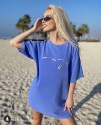 Femina podla seba bombím omg. Simona Hegerova Merch Omg In 2021 Sima Fashion Cover Up
