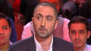 Quelques heures plus tard, on apprenait que le pdg d'amazon était en couple avec lauren sanchez, une animatrice télé et pilote d'hélicoptère. Interview Helene Mannarino Mon Pere M Ecoute Tous Les Matins A La Radio Femme Actuelle Le Mag