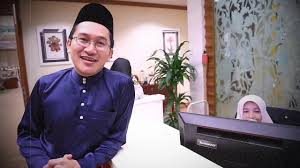 Jabatan warisan negara telah berusaha untuk mewartakan sekolah menengah kebangsaan (smk) convent bukit nanas (cbn) sebagai tapak warisan sejak 2008 tetapi tidak dapat diteruskan berikutan ada bantahan, kata menteri pelancongan, seni dan budaya nancy shukri. Ucapan Khas Pejabat Timbalan Menteri Pelancongan Seni Dan Budaya Malaysia Youtube