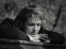 стихотворение как много тех с кем можно лечь в постель A Est I Te Komu Bolnej Chitaet Nataliya Chernousova Na Stihi Galiny Pyatisotskih Youtube Stihotvorenie Romans Poeziya