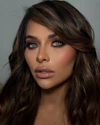 Amy Rosado's Instagram, Twitter & Facebook