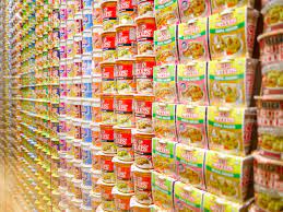 The ramen noodles add an irresistible crunch to the fresh cabbage mixture. The Incredible Story Of Mr Noodle Pen ãƒšãƒ³