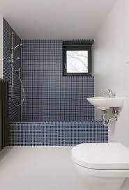 Vasche In Muratura A Mosaico O In Cemento Soluzioni E Idee Shower Over Bath Small Master Bathroom Trendy Bathroom