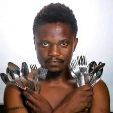 Meet Abinoro Akporode Collins from Nigeria 🇳🇬 who is making a very  fascinating Art designs from spoons...What an amazing African talent which  needs to go viral...😍❤️ you can contact him