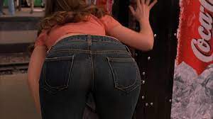 She is known for portraying nona f. Eurotrip 2004