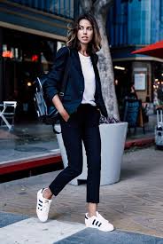 Black And White Fashion Style 35 Outfits That Prove You Can Look Chic On Sneakers Be Daze Live Fashion Street Style Casual Fashion