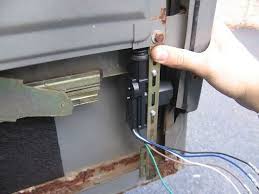 Why does a technician ask both the user and other technicians if other users are experiencing the same d) you check to see if the computer is plugged into the wall socket and also if the electrical plug into the. Triggers Problems Repair Costs Defective Central Locking