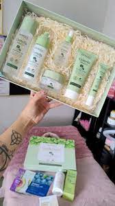 BIOAQUA VENEZUELA OFFICIAL® | ¿Piel grasa? 🥹 La mejor solución para ti es  este kit de Centella Asiática🍀 con propiedades regeneradoras y  restauradoras✨ La centella... | Instagram