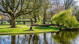 Апартаменты vondelpark расположены в амстердаме, в 1,3 км от музея ван гога и в 1,4 км от предложения в vondelpark apartment (апартаменты/квартира), амстердам (нидерланды). Amsterdam Limits Access To Vondelpark After Massive Party Nl Times
