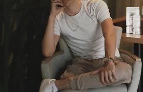 Werbefrei streamen oder als cd und mp3 kaufen bei amazon.de. Balkanstar Gibt Offen Zu Ich Kann Nicht Singen Foto Kosmo