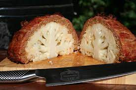 Frischer blumenkohl erfreut mit einem dezenten geschmack, weshalb ihn meist auch diejenigen mögen. Die Blumenkohl Bombe Oder Auch Mein Halloween Tipp Gehirn Vom Grill Youtube