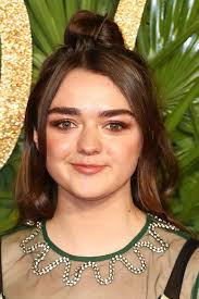 Either way, being able to stalk her hair is almost as satisfying as watching her beat up grown men on screen. Maisie Williams Hairstyles Hair Colors Steal Her Style