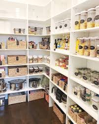Nu staat het allemaal 'neat'! Neat Method Kitchens Kitchen Design Kitchen Inspiration Pantry Ideas Kitchen Storage Kitc Pantry Design Kitchen Pantry Design Kitchen Organization Pantry