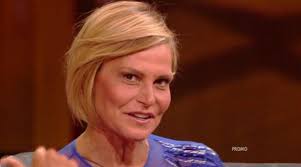 Il nuovo taglio di capelli medio corto di simona ventura che ha sfoggiato ad xfactor e che sta meravigliosamente portando in questo 2012 mi ha letteralmente conquistato. Simona Ventura Lascia Decidere Ai Fan Il Suo Nuovo Taglio Di Capelli Capellistyle