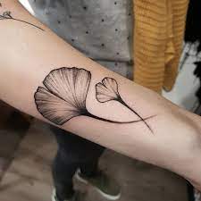 Nice Tattoo Of The Ginkgo Biloba Leaves For This Lady If You Know Someone Who Would Like Something Like T Delicate Feminine Tattoos Tattoos Feminine Tattoos
